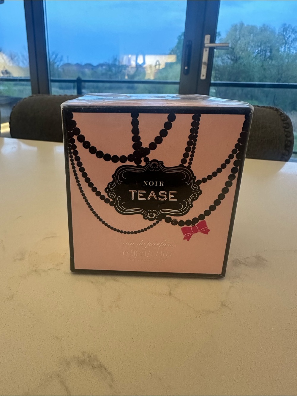 Victoria's Secret Pink & Black Fragrance Box